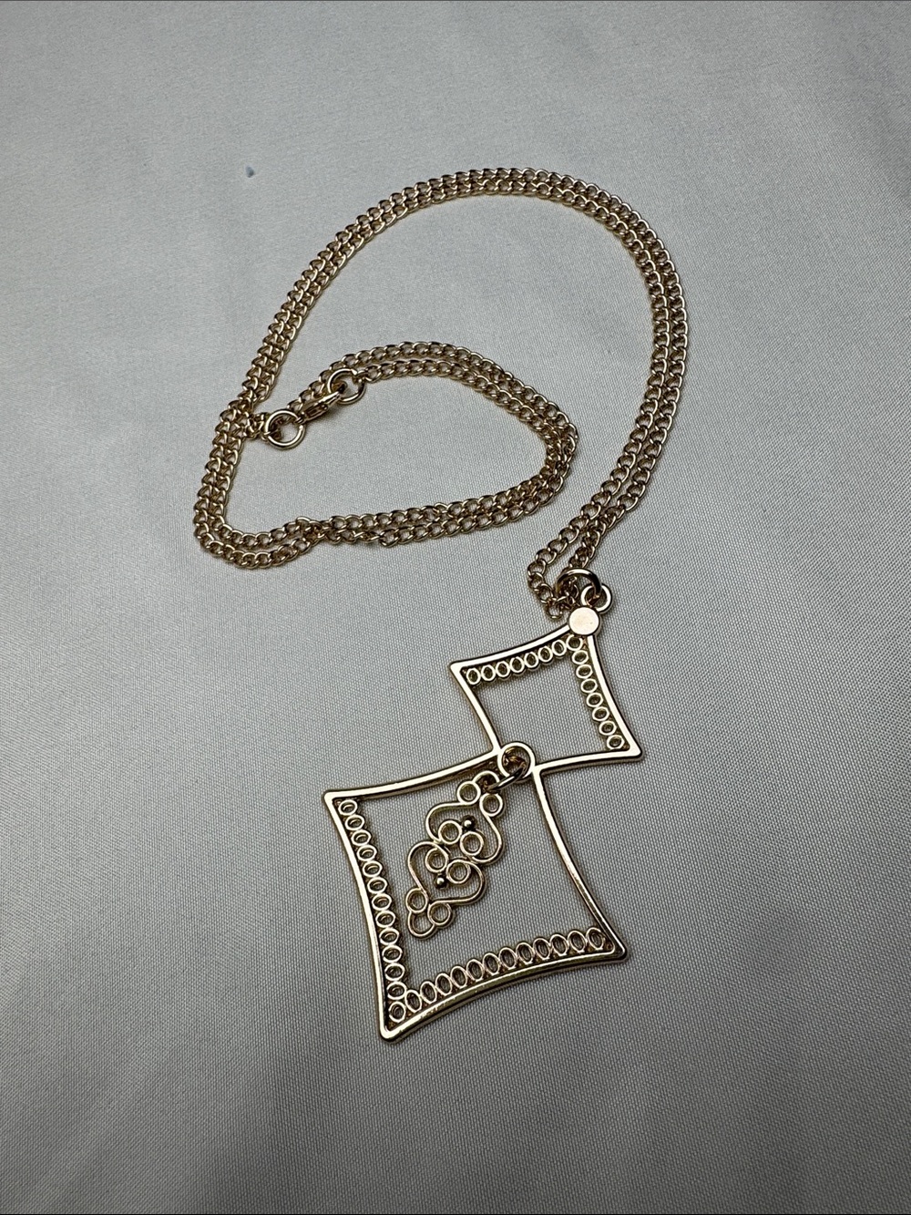 Gold Filigree Geometric Pendant Necklace - Women Jewelry